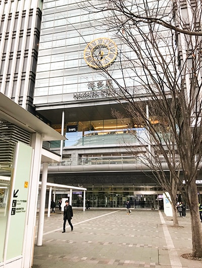 JR天王寺東口から徒歩2分程です。