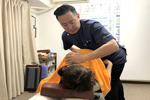 福岡市での整体施術風景